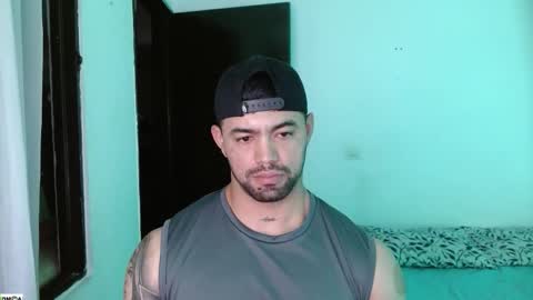 Snapshot of tonyking21 chatting on October 22, 2025, 9:58 pm ANTONY online show from October 22, 2025, 9:58 pm