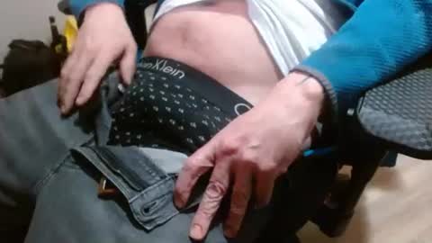 Snapshot of tonytonytony3001 chatting on February 8, 2025, 2:04 am tonytonytony3001 online show from February 8, 2025, 2:04 am