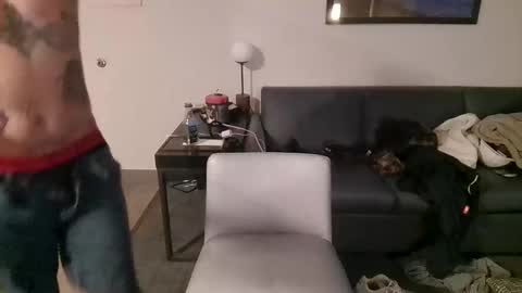 Snapshot of toomuchsmoke chatting on February 7, 2025, 4:37 am toomuchsmoke online show from February 7, 2025, 4:37 am