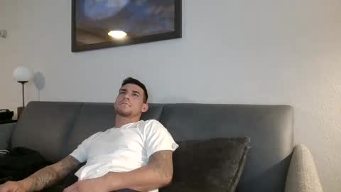 Snapshot of toomuchsmoke chatting on February 10, 2025, 7:47 am toomuchsmoke online show from February 10, 2025, 7:47 am