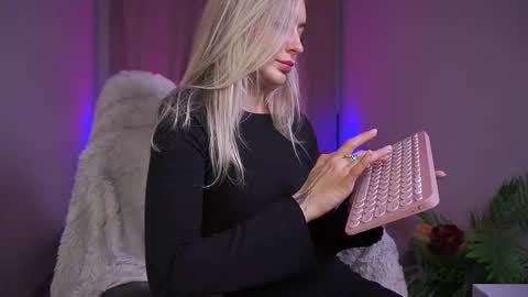 top_grace online show from October 6, 2025, 9:45 pm