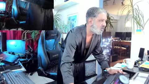 topalphaboss online show from October 28, 2025, 8:55 pm