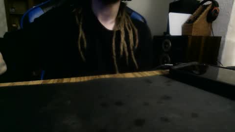 topplesstable18075 online show from January 8, 2026, 7:32 am