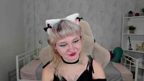 Snapshot of tori_cutie chatting on October 9, 2025, 12:08 am Tori online show from October 9, 2025, 12:08 am