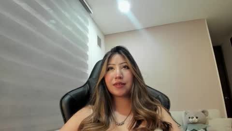 Victoria Gomez online show from May 10, 2026, 6:07 am