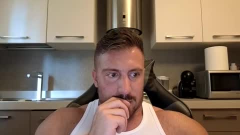Snapshot of toro_arrapato chatting on May 27, 2026, 2:14 pm toro_arrapato online show from May 27, 2026, 2:14 pm