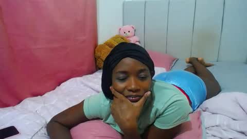 tory_montannaxx online show from May 20, 2026, 5:02 am