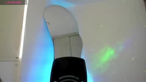 Snapshot of torycooper chatting on October 19, 2025, 8:09 pm TORY COOPER online show from October 19, 2025, 8:09 pm