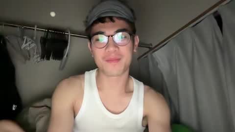 Snapshot of toshikaro0 chatting on February 4, 2025, 4:29 pm Karo online show from February 4, 2025, 4:29 pm