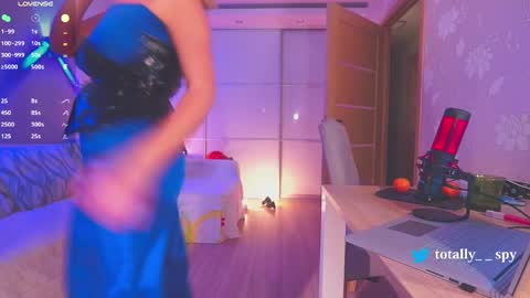 Madam Viktoria   Vacation in Portugal  2811 - 0412 online show from February 23, 2025, 6:23 pm