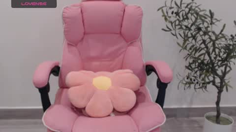 Angelina online show from October 3, 2025, 7:49 am