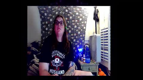 Snapshot of toxiclove1311 chatting on November 6, 2025, 10:43 pm Toxiclove1311 online show from November 6, 2025, 10:43 pm