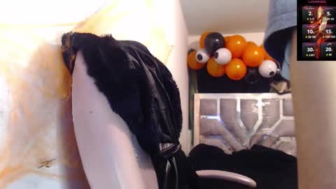 toxca69 online show from October 19, 2025, 6:36 am