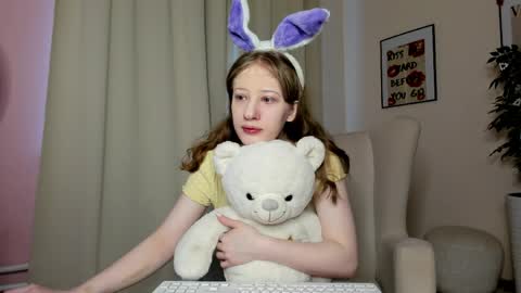 tracy_aww online show from May 1, 2026, 3:55 am