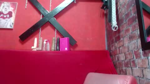 tracy_ks online show from September 28, 2025, 2:28 am