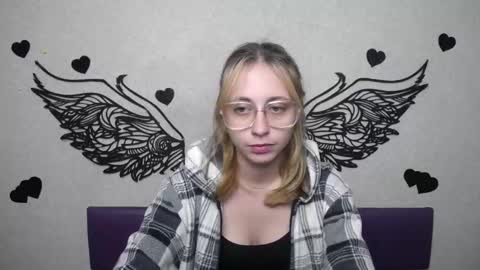 TracyLeeBB online show from November 23, 2025, 12:05 pm