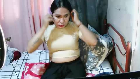 Snapshot of transhottie28 chatting on November 24, 2025, 6:24 am transhottie28 online show from November 24, 2025, 6:24 am