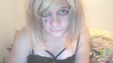 Snapshot of traphouseslutbunny4fun chatting on December 7, 2024, 7:49 am traphouseslutbunny4fun online show from December 7, 2024, 7:49 am