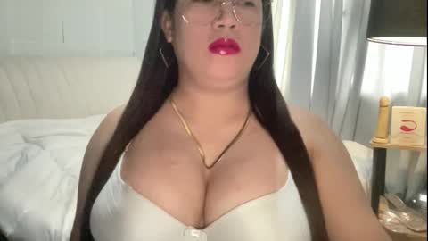 Snapshot of travelergirl chatting on October 15, 2025, 1:50 am travelergirl online show from October 15, 2025, 1:50 am