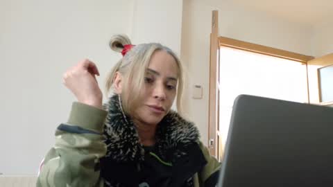 Snapshot of travesti513695 chatting on February 7, 2025, 9:26 pm Myla online show from February 7, 2025, 9:26 pm