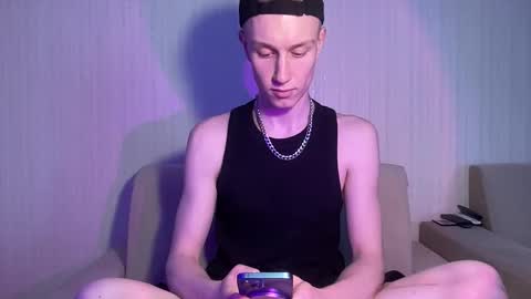 Travis online show from April 21, 2026, 9:15 am