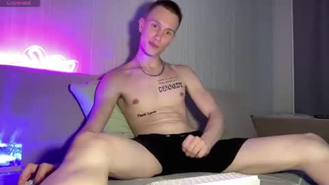 Travis online show from July 7, 2026, 2:43 pm