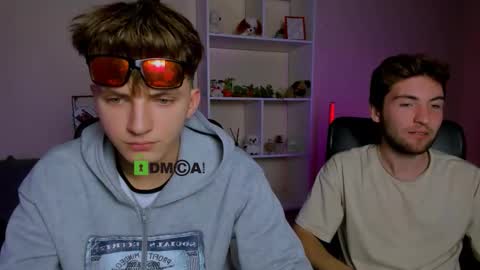 Travis online show from October 4, 2025, 7:01 pm