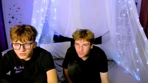 Travis online show from October 19, 2025, 7:14 pm