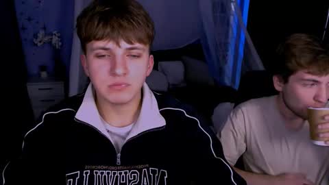 Travis online show from November 19, 2025, 8:20 pm