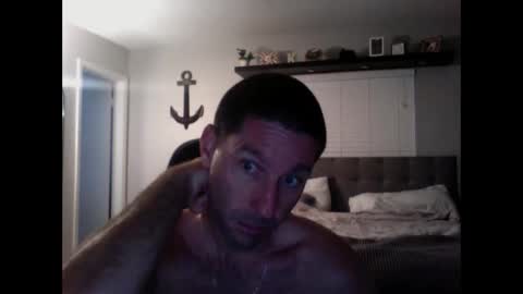 Snapshot of traviskenn chatting on December 18, 2024, 12:40 pm TravisKenn online show from December 18, 2024, 12:40 pm