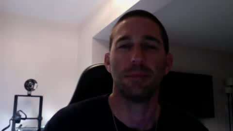 Snapshot of traviskenn chatting on March 10, 2025, 12:04 pm TravisKenn online show from March 10, 2025, 12:04 pm