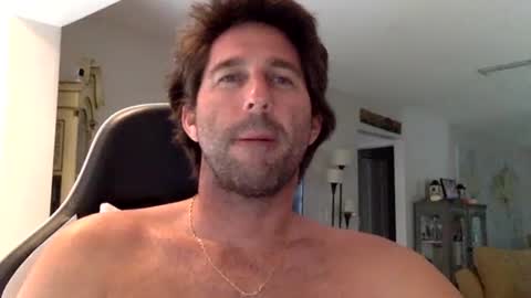 TravisKenn online show from November 4, 2025, 7:46 pm