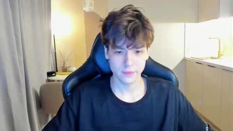 travisrivas online show from October 23, 2025, 7:23 pm