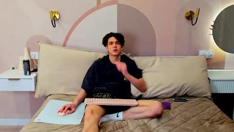 travisrivas online show from February 18, 2026, 2:57 pm