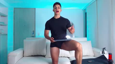 Travis online show from October 29, 2025, 11:39 pm