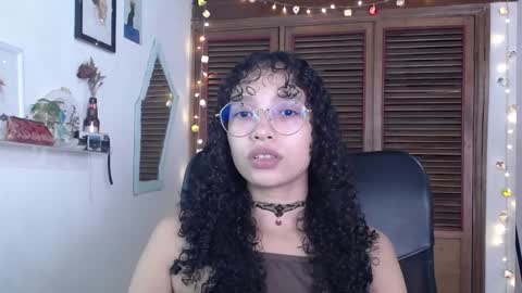 Snapshot of treasuresz chatting on January 25, 2025, 5:51 pm Emily online show from January 25, 2025, 5:51 pm