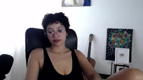 Emily online show from November 7, 2025, 6:52 pm