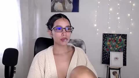 Emily online show from December 22, 2025, 7:44 pm