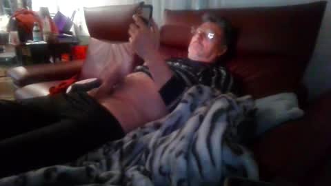 trebgeis1 online show from April 4, 2026, 7:22 pm