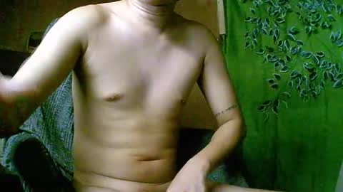 Snapshot of trebz_01 chatting on November 19, 2025, 4:51 pm trebz_01 online show from November 19, 2025, 4:51 pm