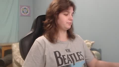 TreeJeanne online show from December 10, 2024, 1:33 pm