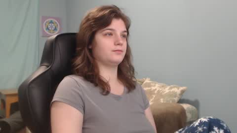 TreeJeanne online show from December 11, 2024, 6:36 am