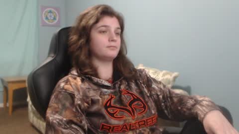 TreeJeanne online show from December 14, 2024, 8:08 pm