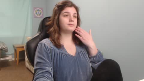 TreeJeanne online show from February 8, 2025, 7:49 pm