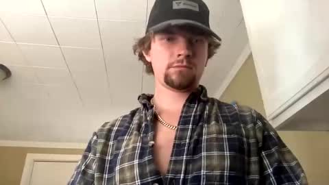 Snapshot of treeman817 chatting on November 13, 2025, 6:07 pm treeman817 online show from November 13, 2025, 6:07 pm