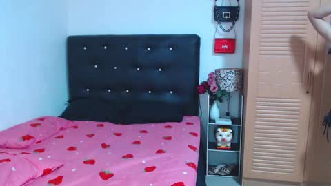 STEPHANiE online show from October 28, 2025, 2:59 am