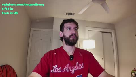 Snapshot of treyanthony chatting on January 29, 2025, 2:21 pm decentanthony online show from January 29, 2025, 2:21 pm
