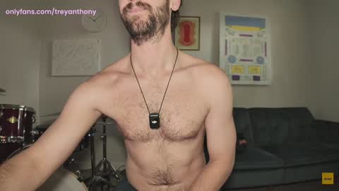 Snapshot of treyanthony chatting on February 5, 2025, 6:59 pm decentanthony online show from February 5, 2025, 6:59 pm