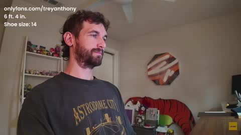 Snapshot of treyanthony chatting on February 8, 2025, 2:16 pm decentanthony online show from February 8, 2025, 2:16 pm