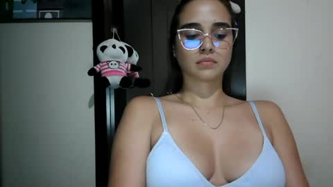 triana_bell online show from July 11, 2026, 12:46 am